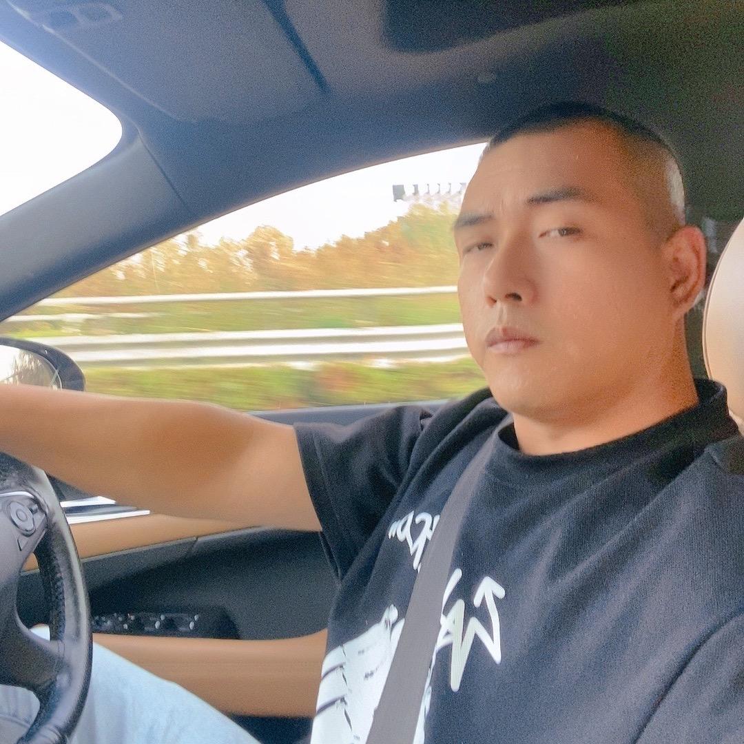 李健欢
