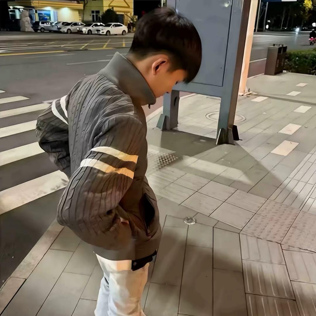 小8