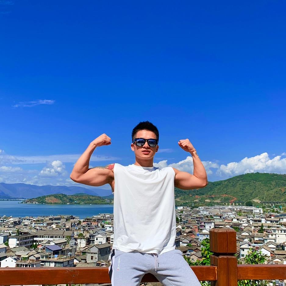 鼻孔哥哥爱健身