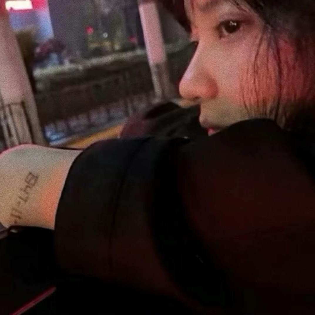 悲伤就大口吃冰激淋