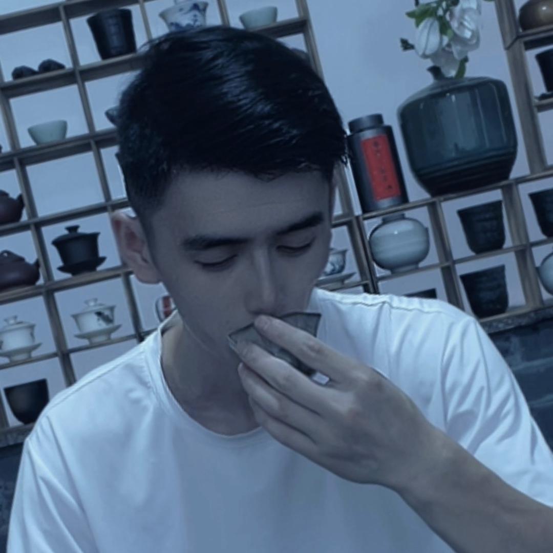 假胖子