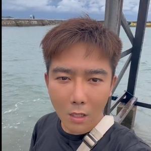 李忆在探险.