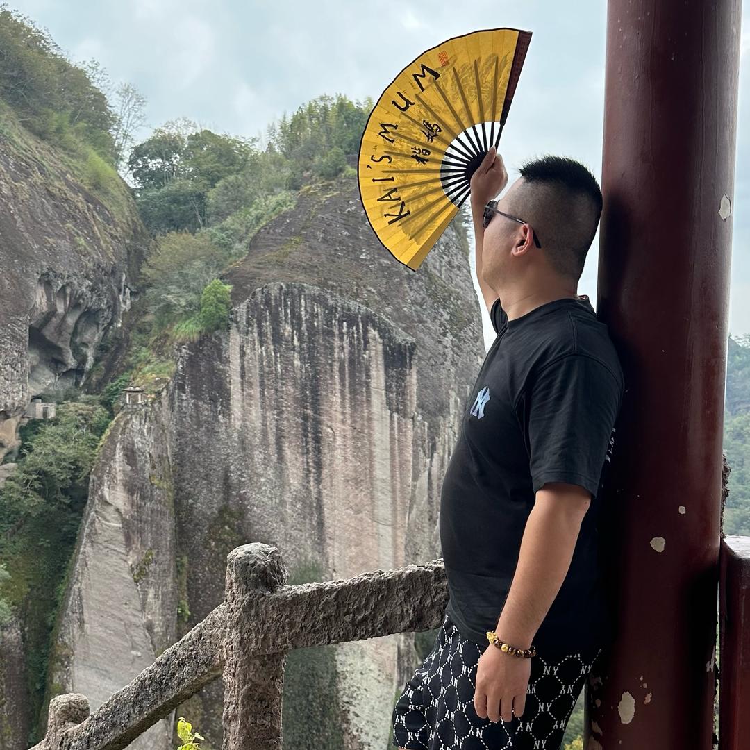 于众不童
