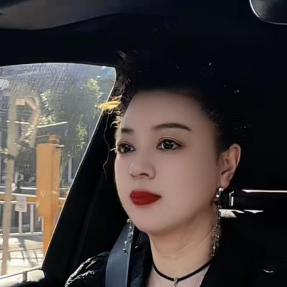 月莲时尚女装穿搭