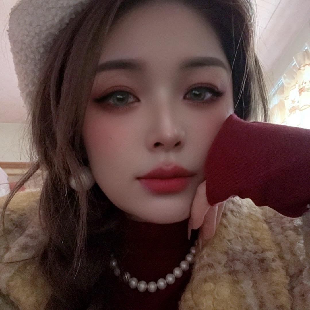 你大嫂是搞化妆滴