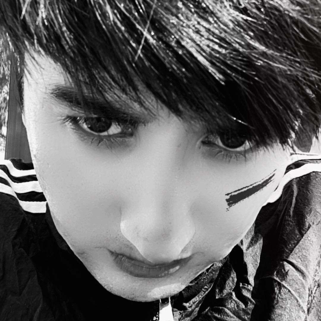 艾哥(╭☞•́⍛•̀)╭☞