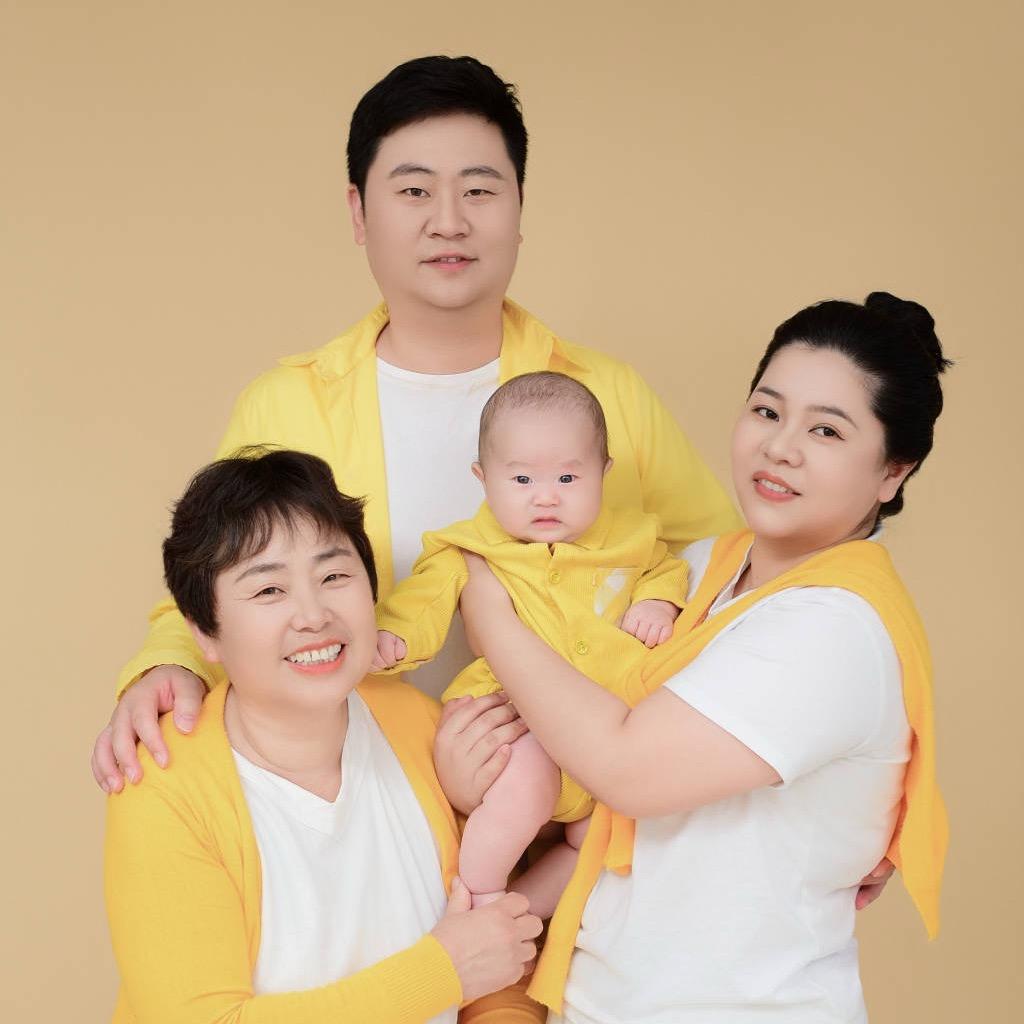 晶晶和小小艾的日常生活