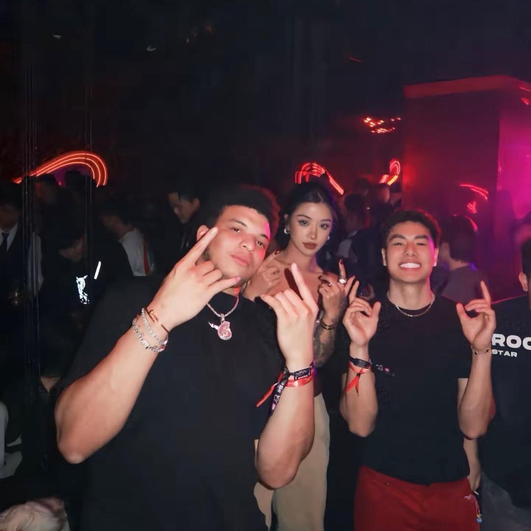 不做大哥好多年