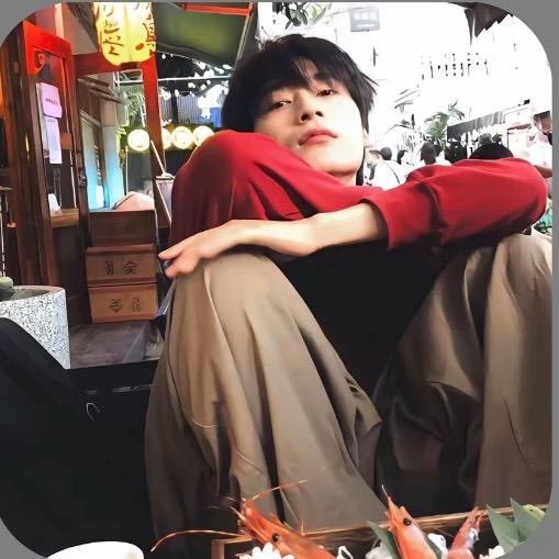 小明爱喝生椰拿铁🥤