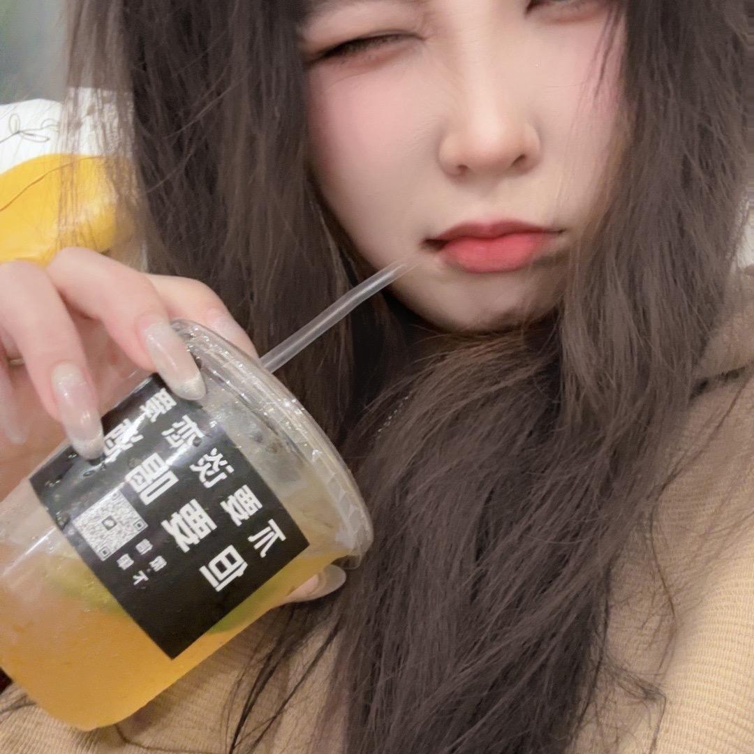 璞玉皮革、寇梦菲