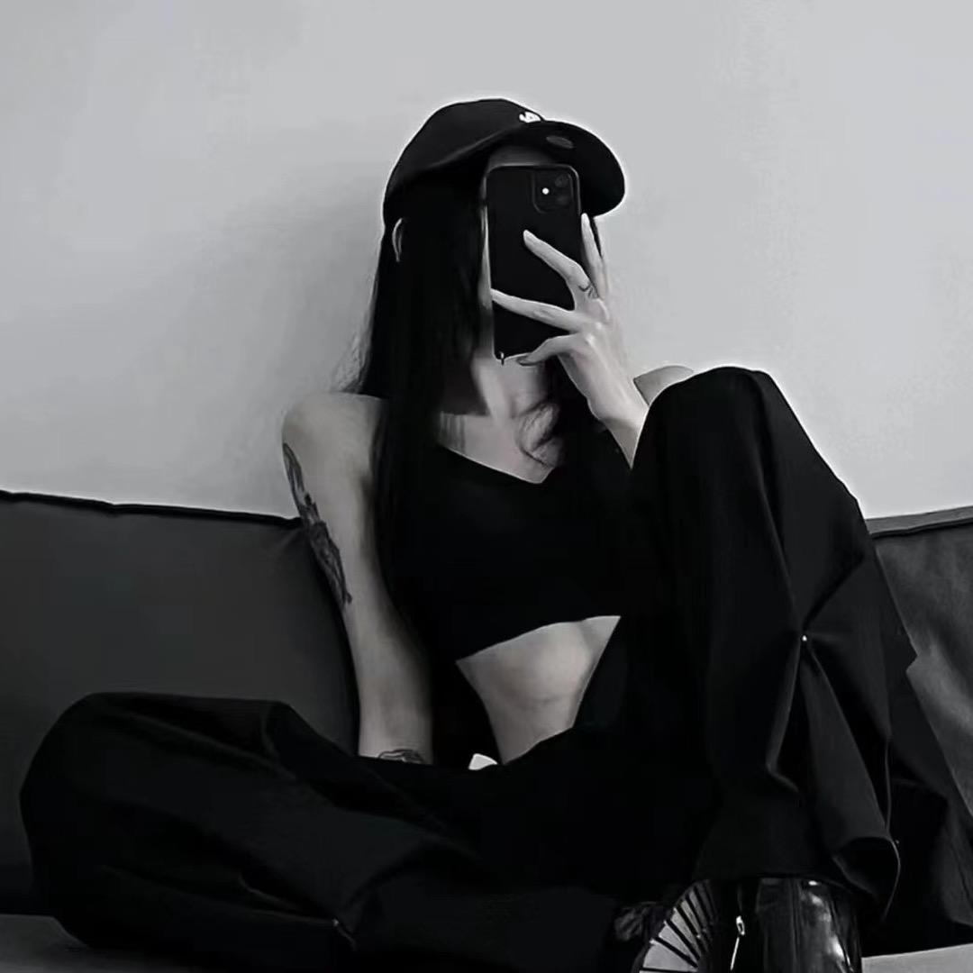 小啊艳。