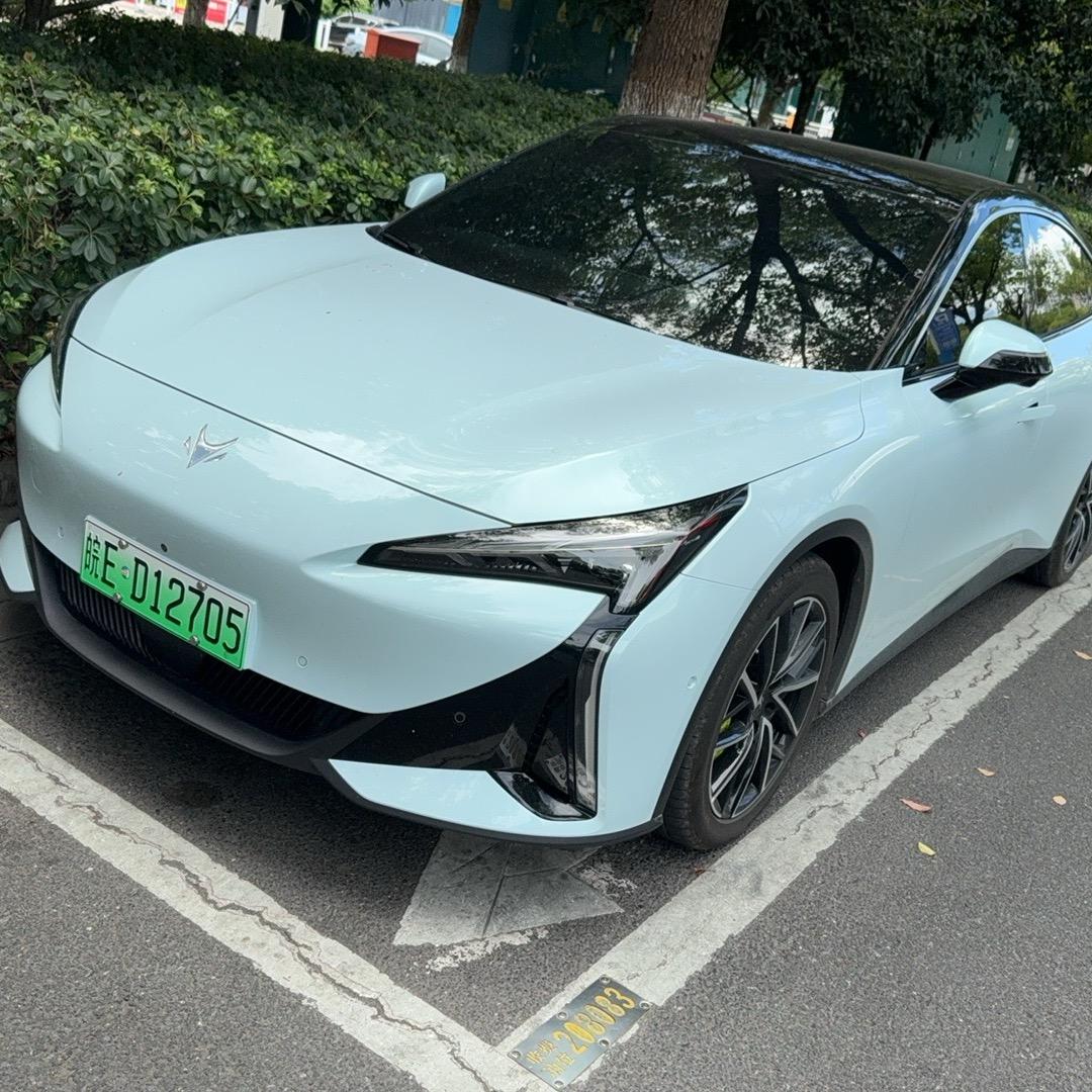 🚬᭄和小狐狸🦊一起流浪