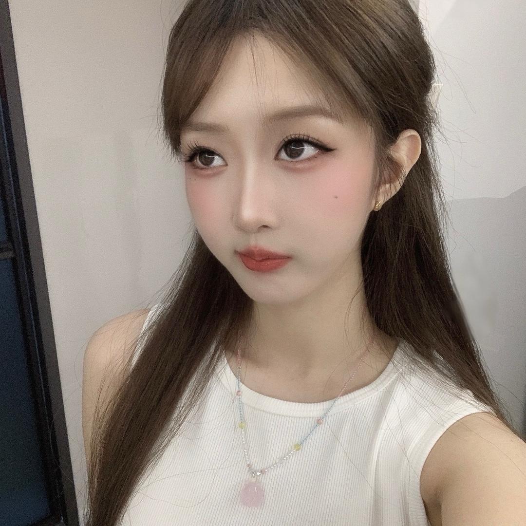 阳台下的小熊🧸