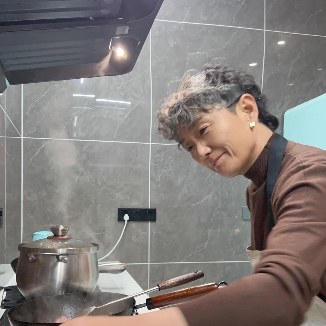 ✅女士