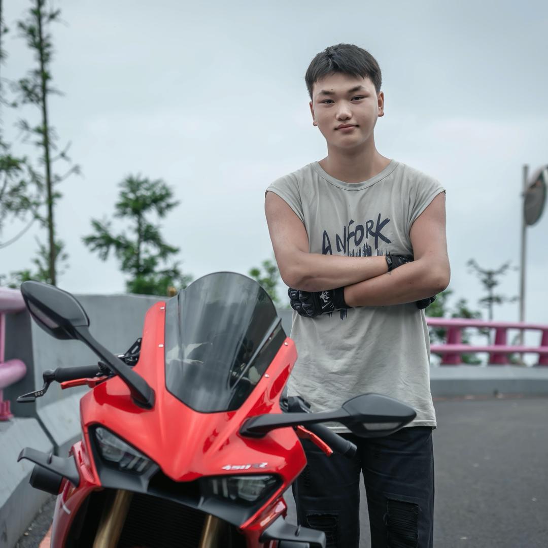 小洋同学🧑‍🎓