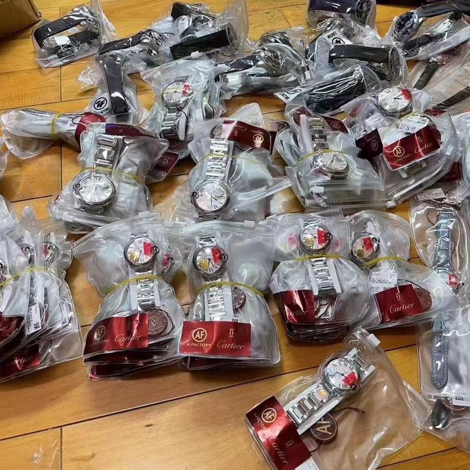 鬼市摊主小张