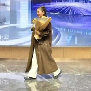 发财姐  (实体)