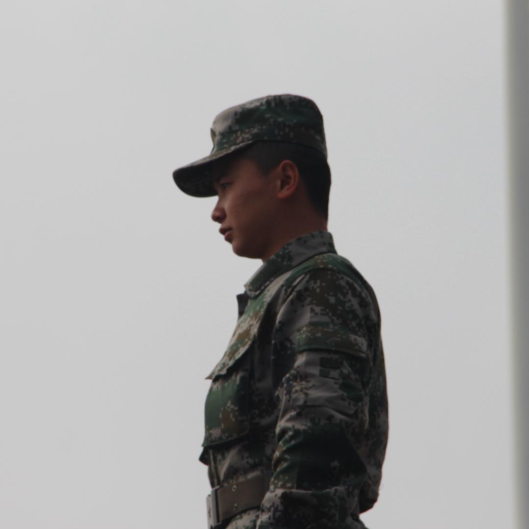 傻儿司令。