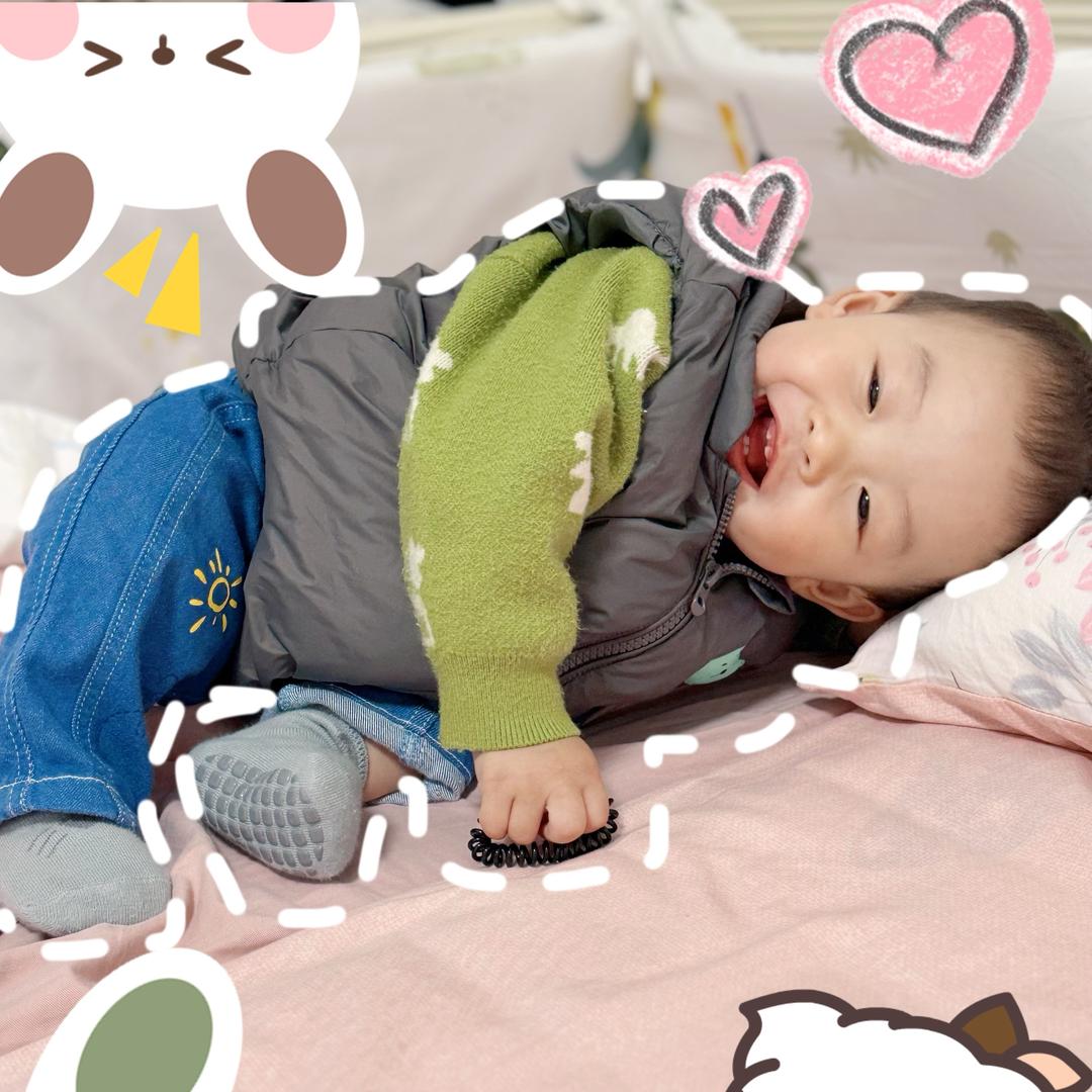 灿灿饱饱(｡･ω･｡)