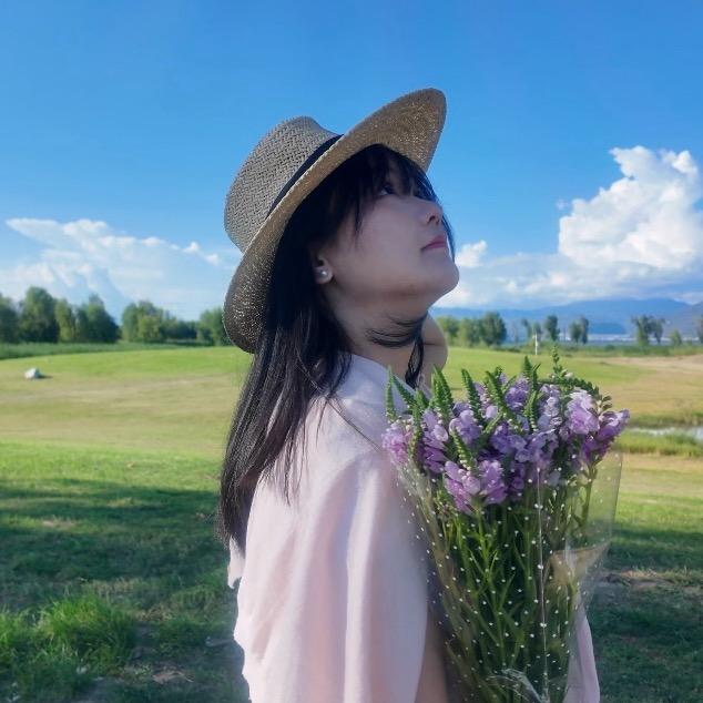 用茶杯灭火的小牛