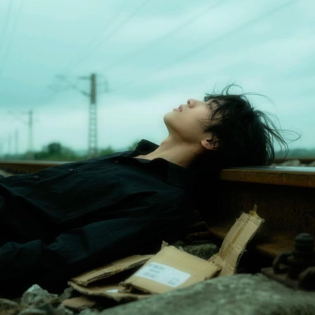 多次拒绝章若楠