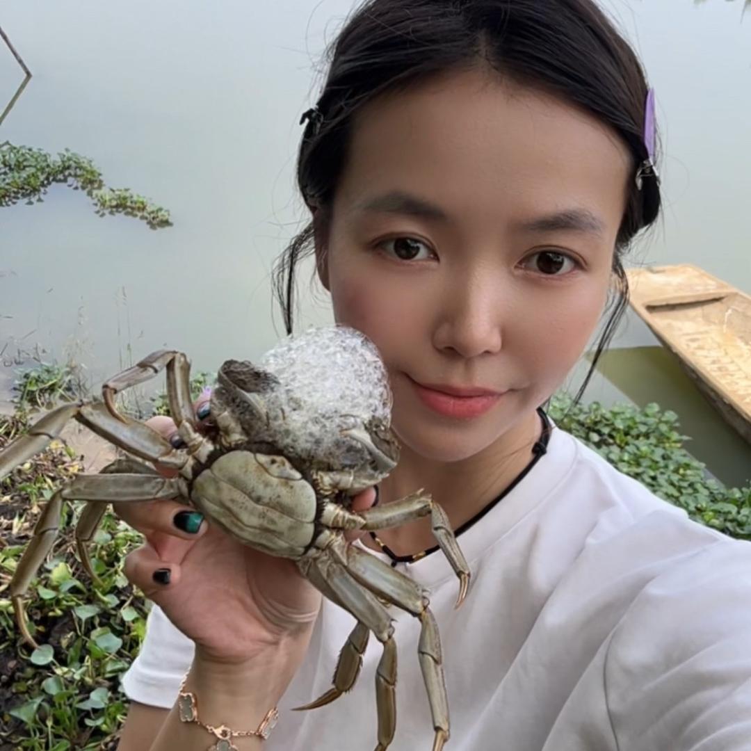 卖螃蟹的猩猩