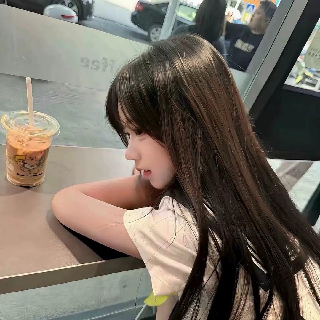 多少有点天真