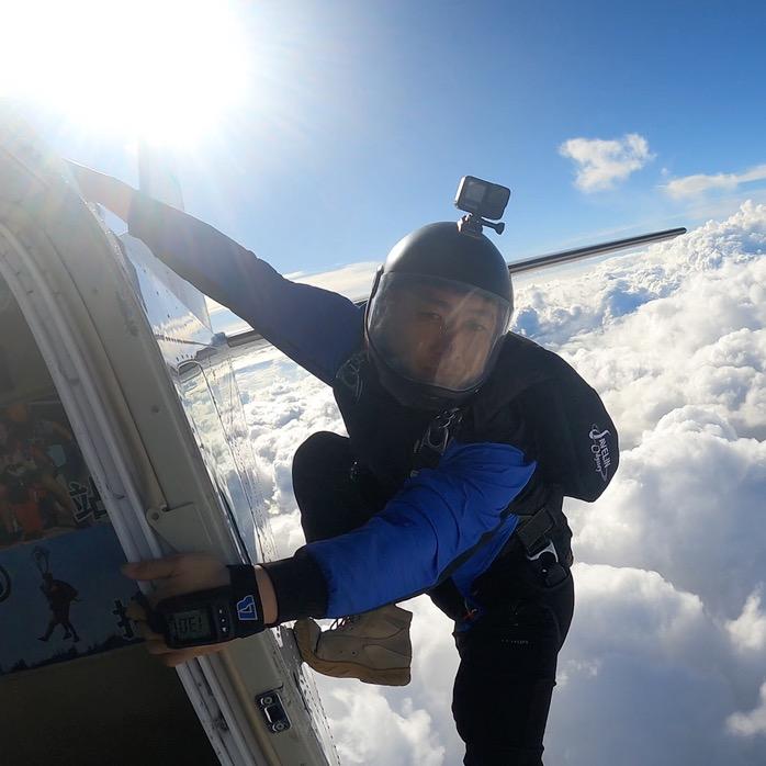 跳伞的水葡萄🍇