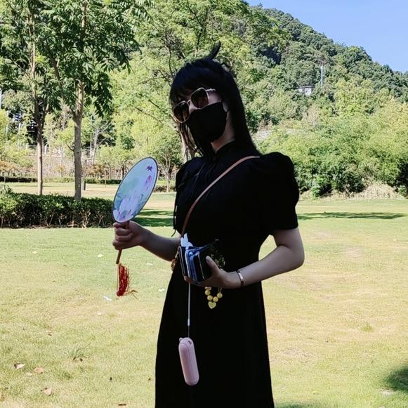 玖悦初婚纱姣姣造型官方号