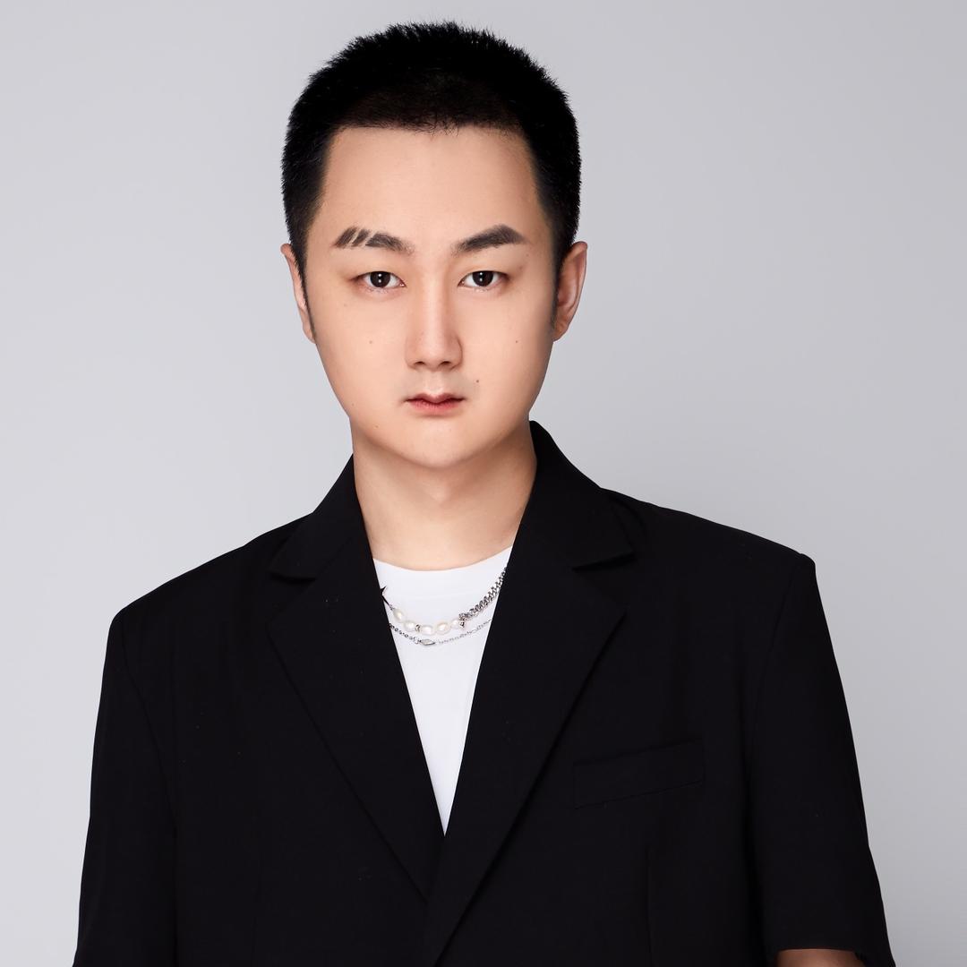 周托尼发型设计