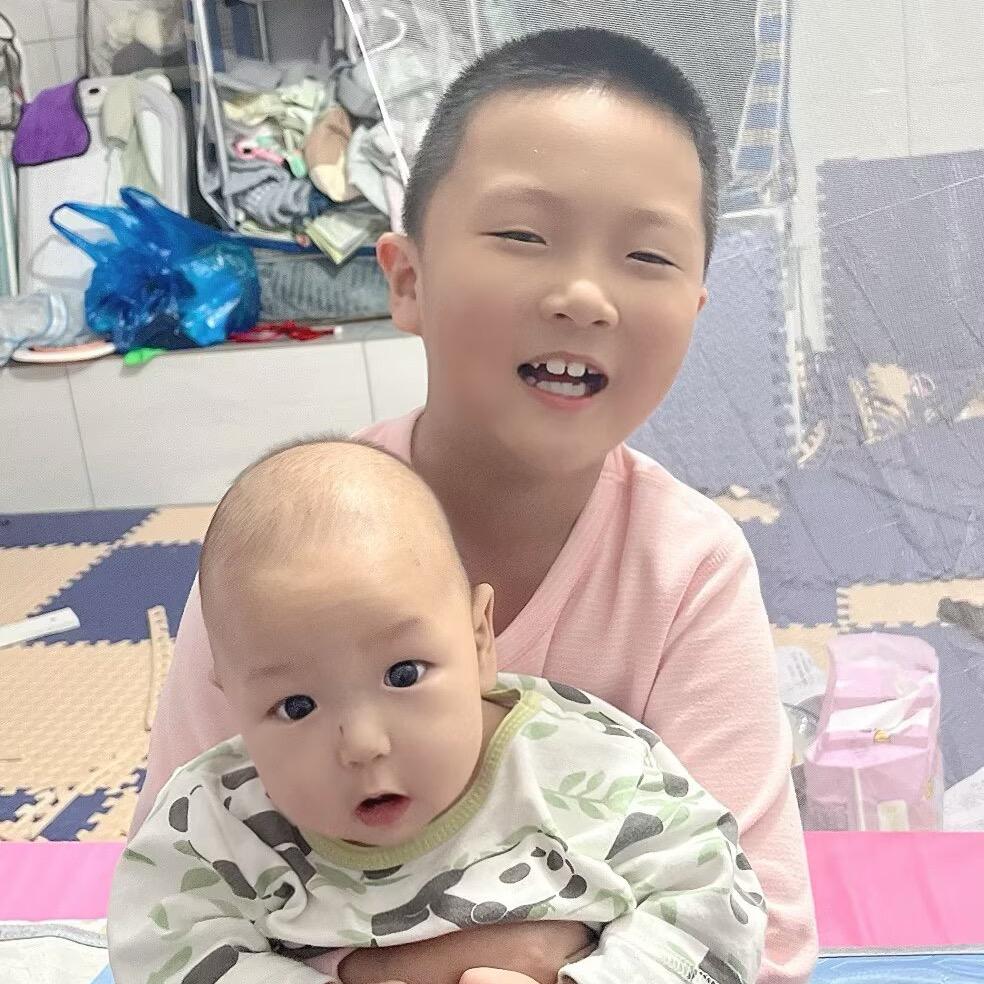 靳两只💕