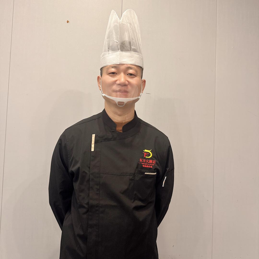 封丘县东方大酒店    田厨师长