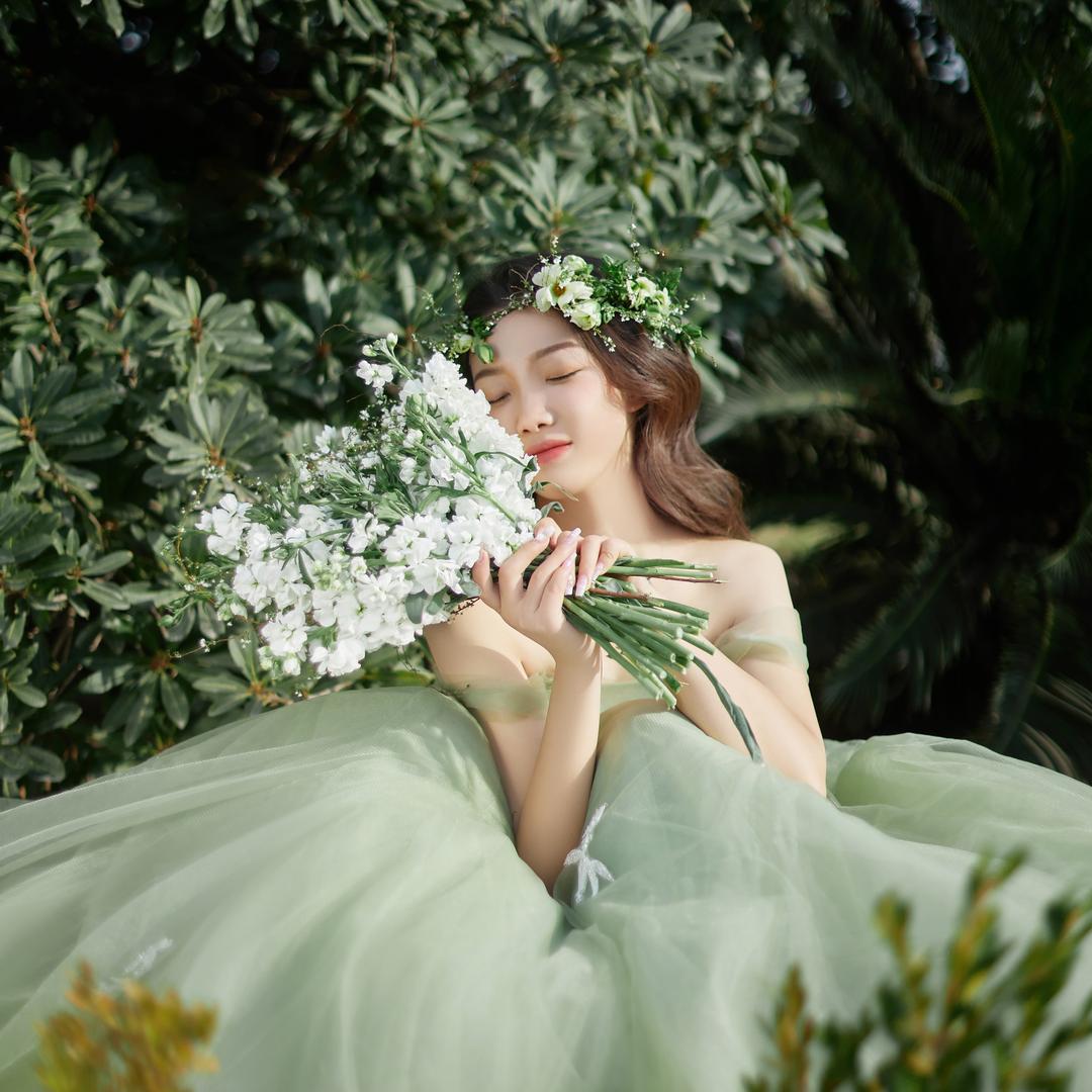 佳乐珠宝小姐姐