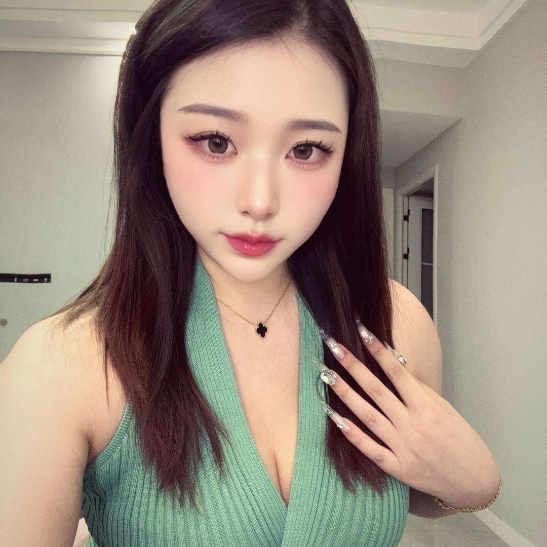小婷。