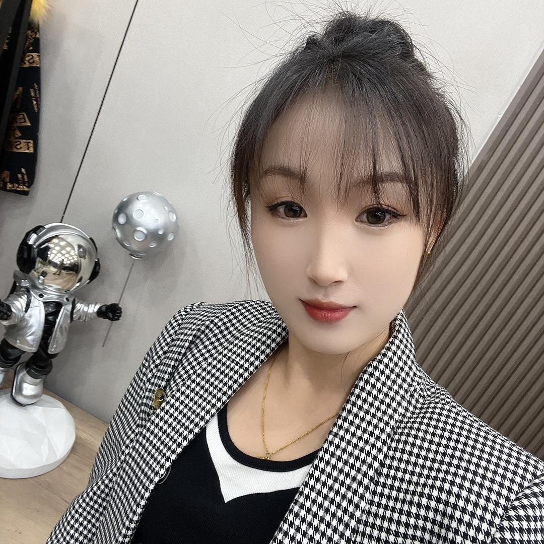 佳萱皮草派克服