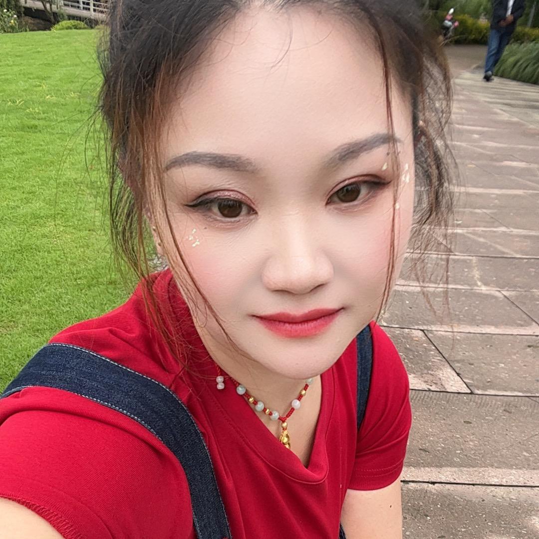 小芬《带孩子上班》