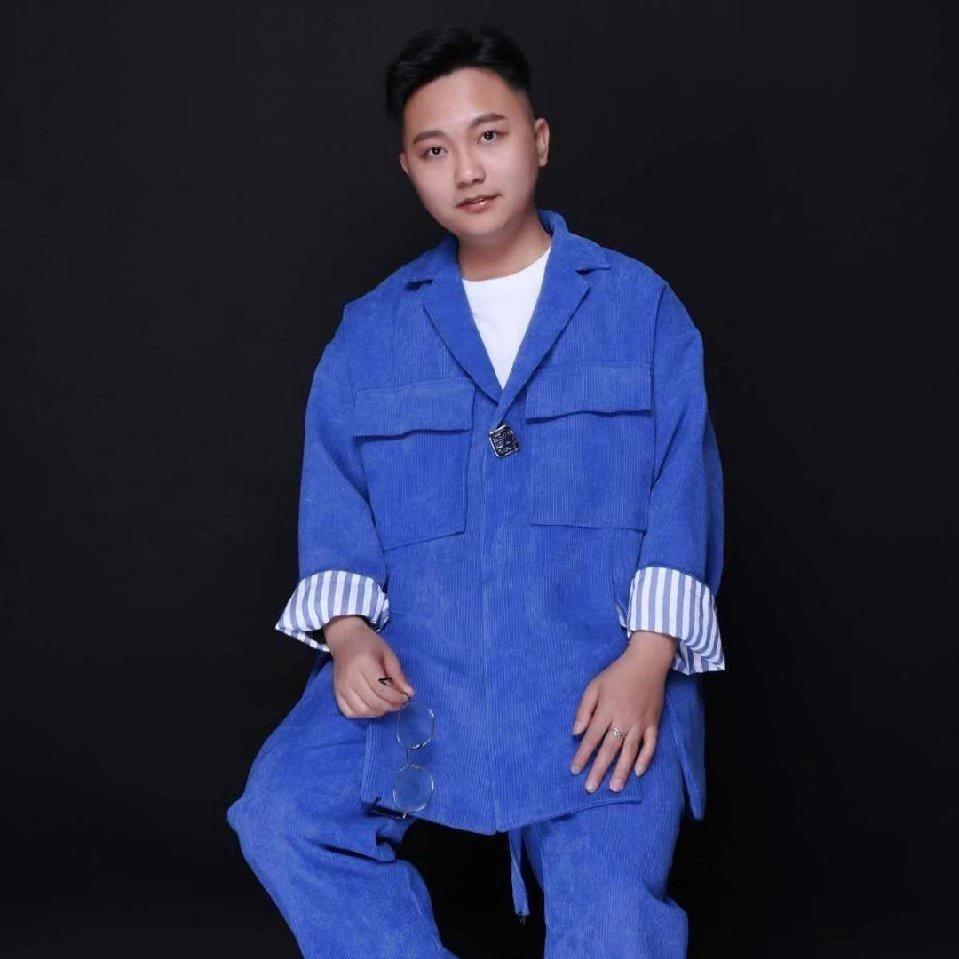 叁人设计事务所廖老师