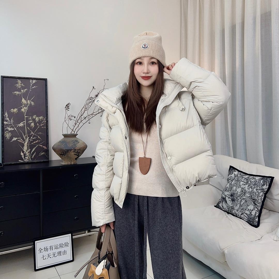 小亿轻奢羽绒服