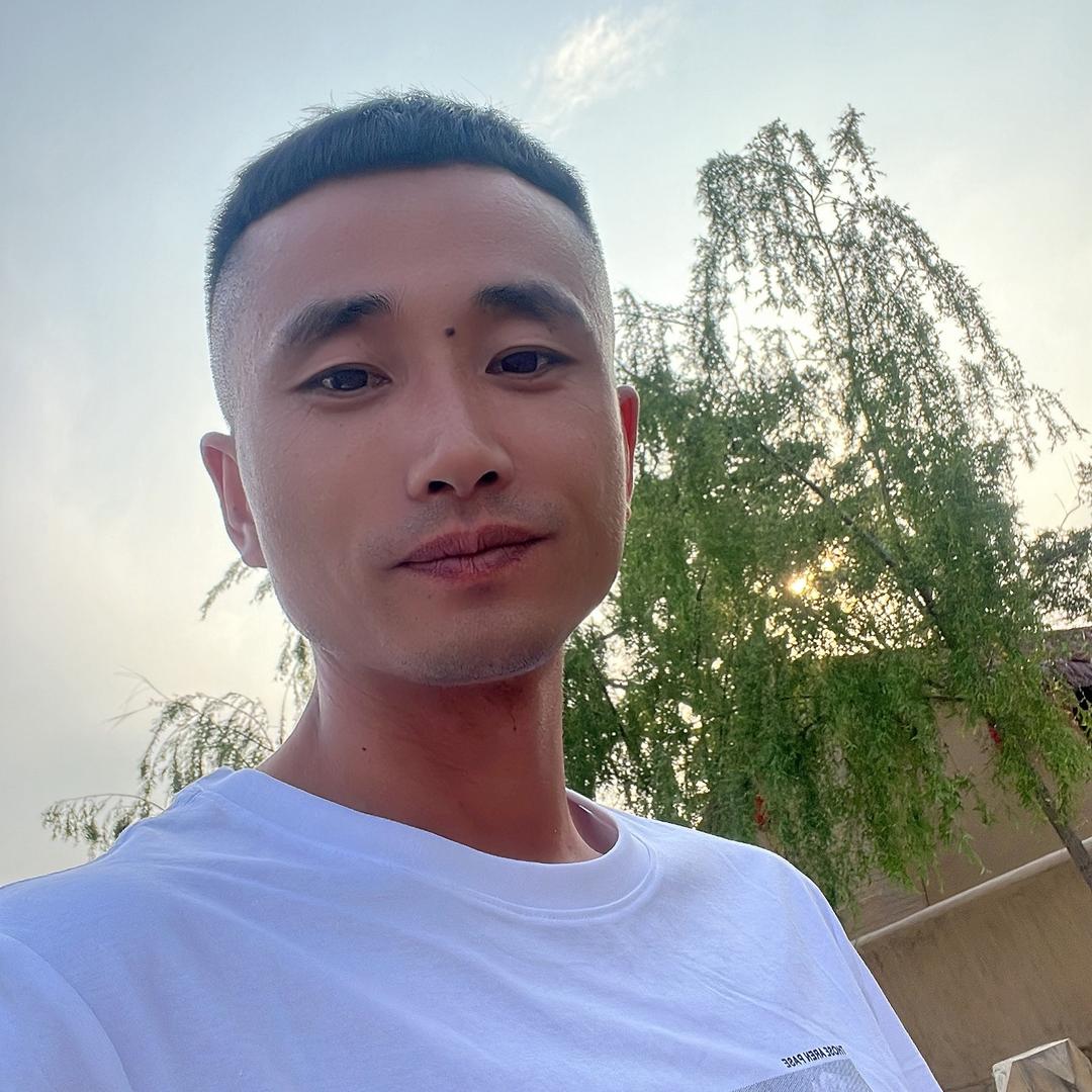 Mr. Lee  李先生