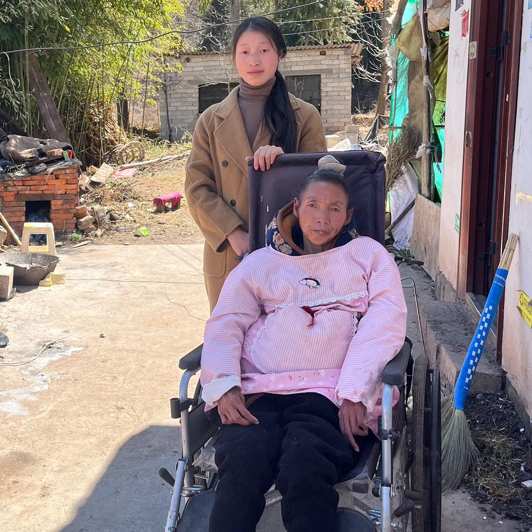小肖和（残疾妈妈）