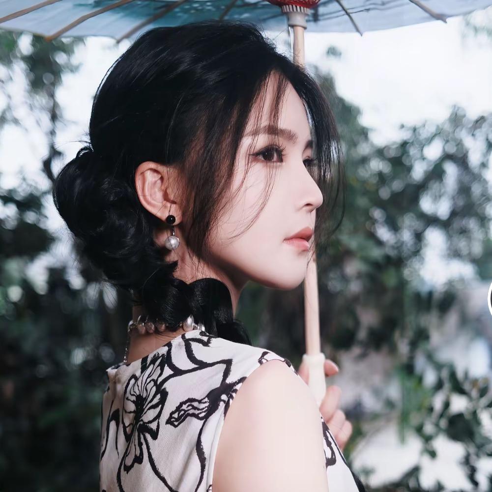 溶溶RONGRONG授权生活号