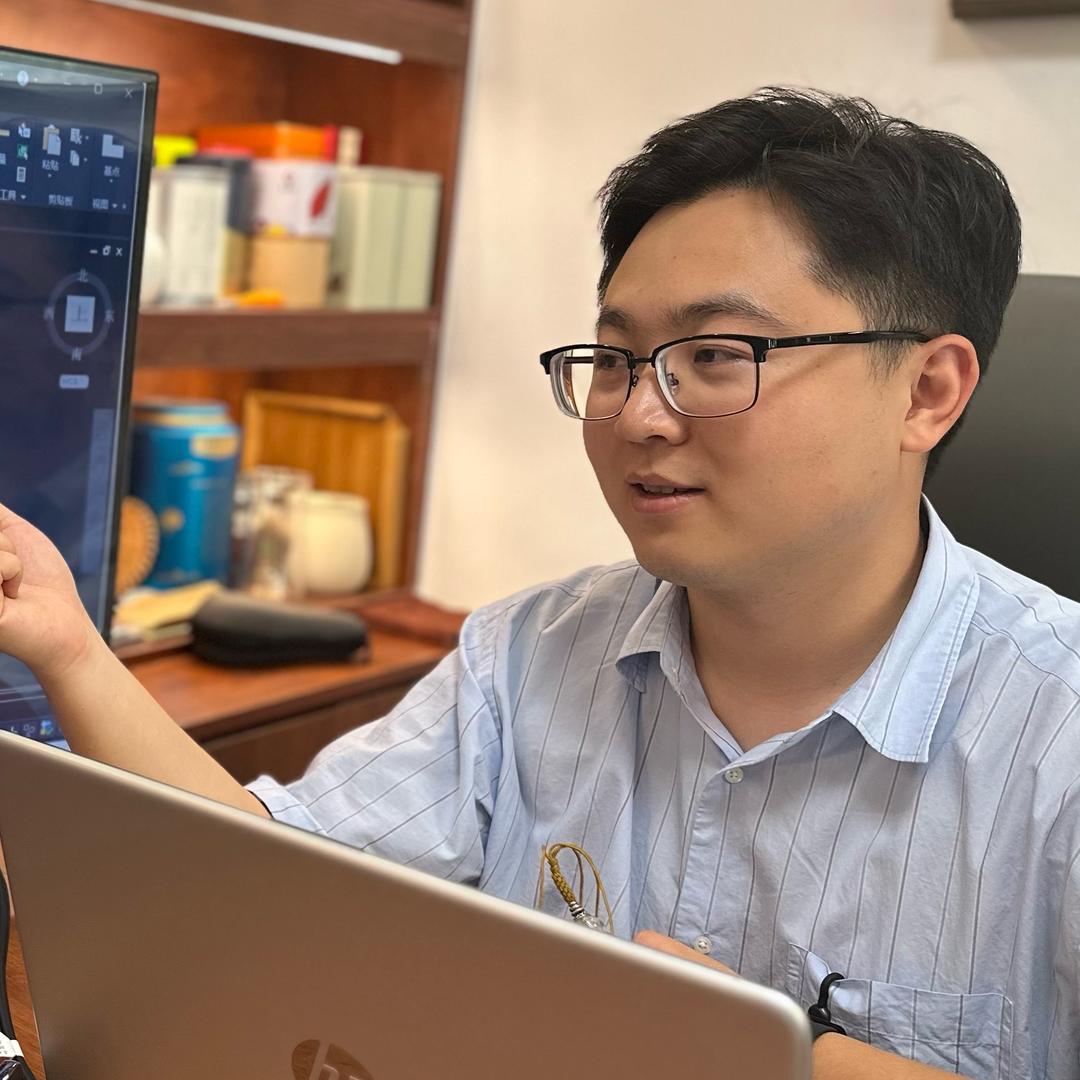 设计师大林砸