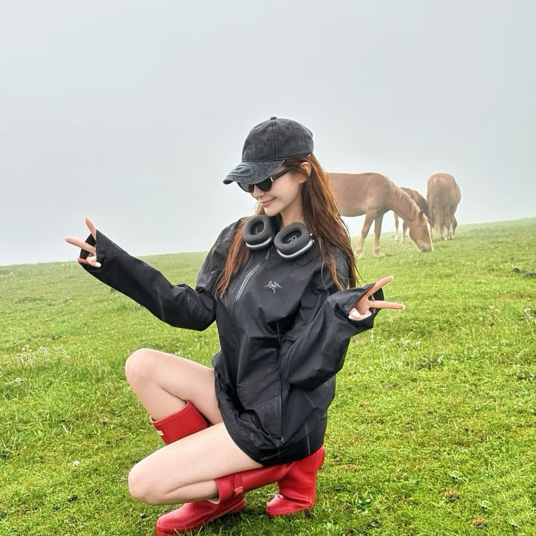 晨晨【看置顶作品加群】