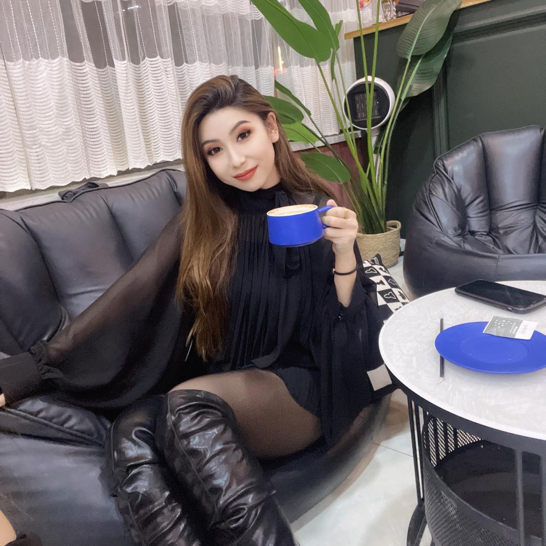 娜娜不脱妆粉底液