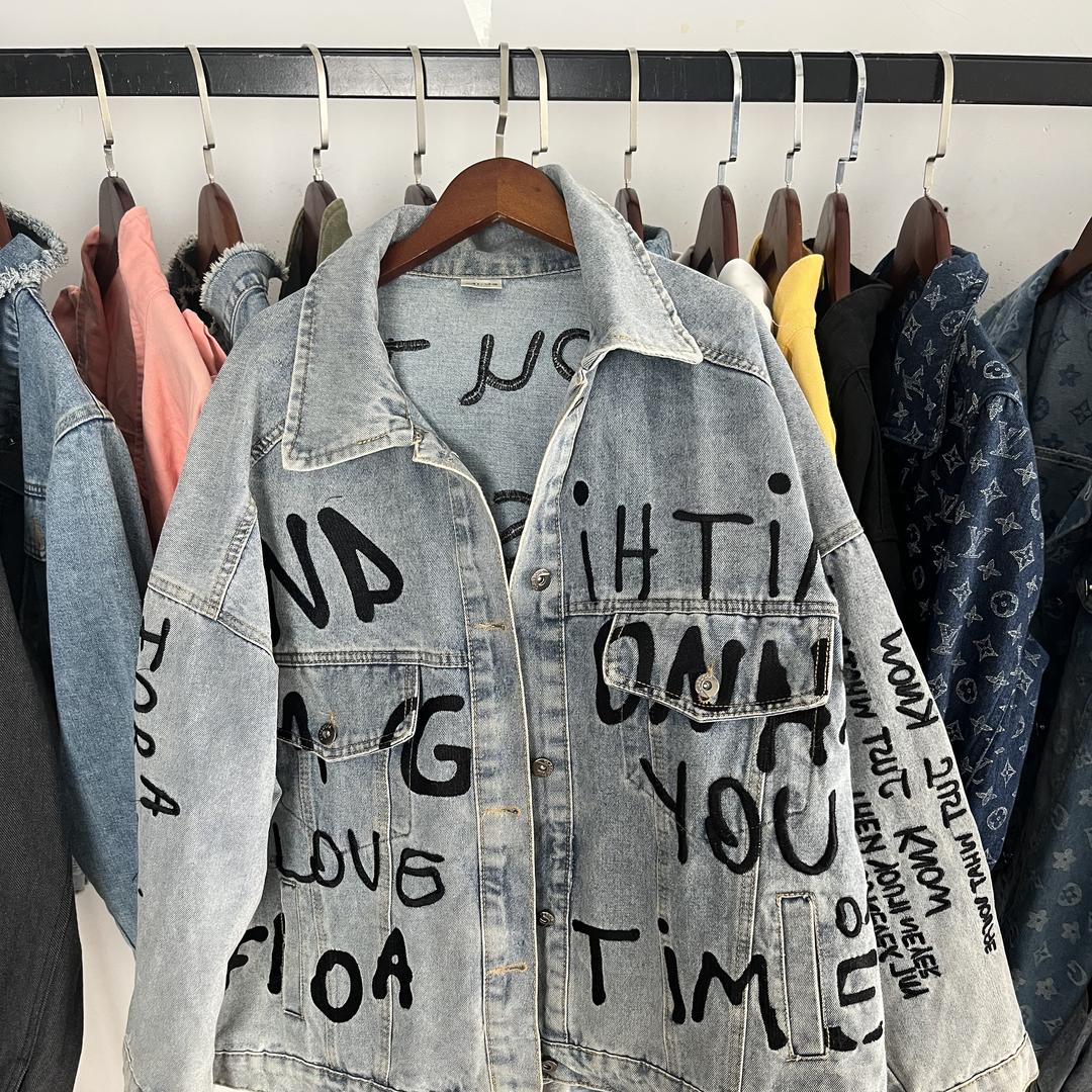 衣悦时尚服装小铺