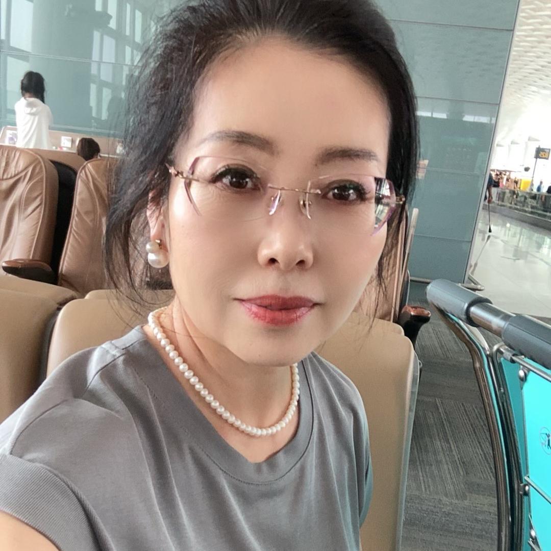 奇台县没完没了服装店