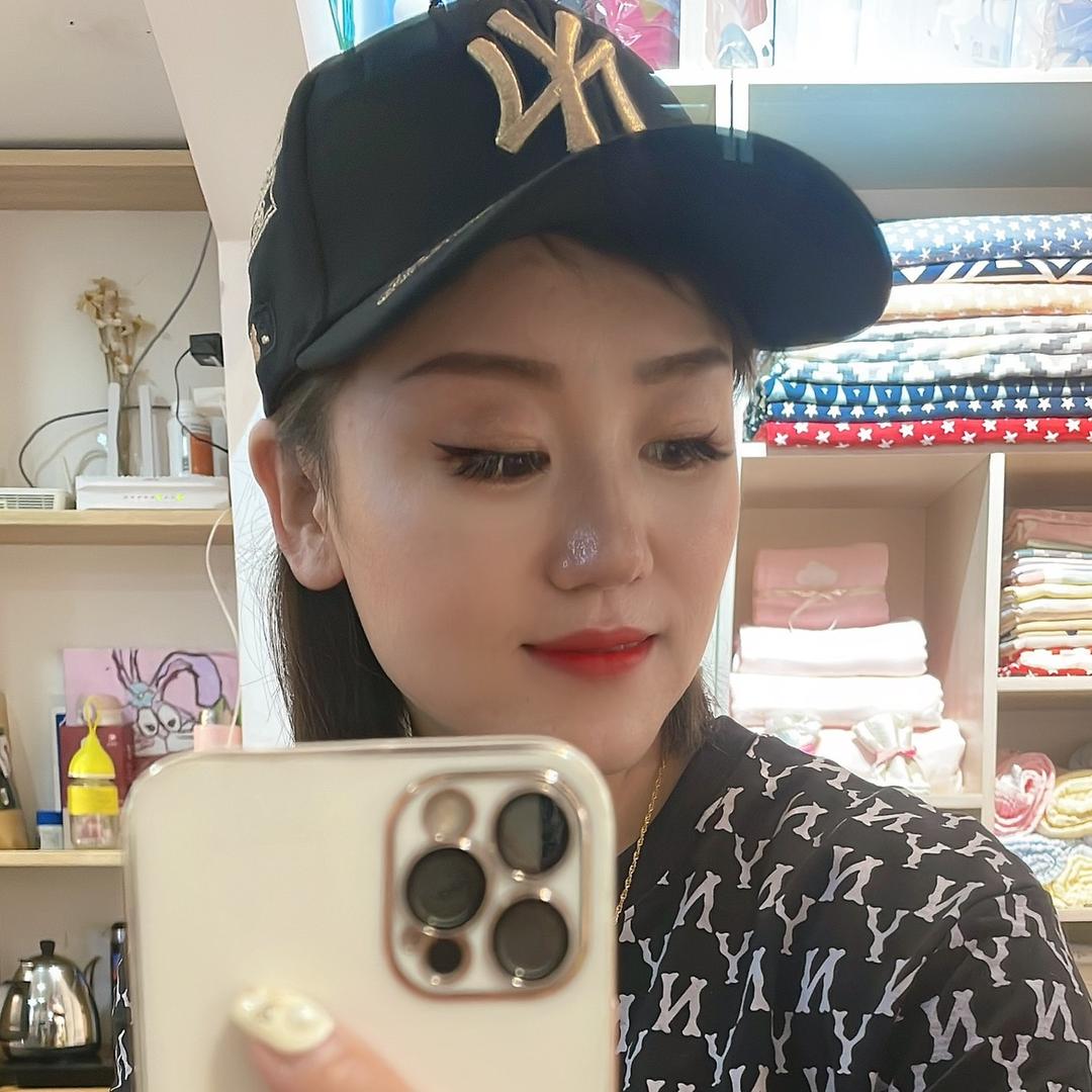 兴隆雅赞王小欣 母婴童装集合店