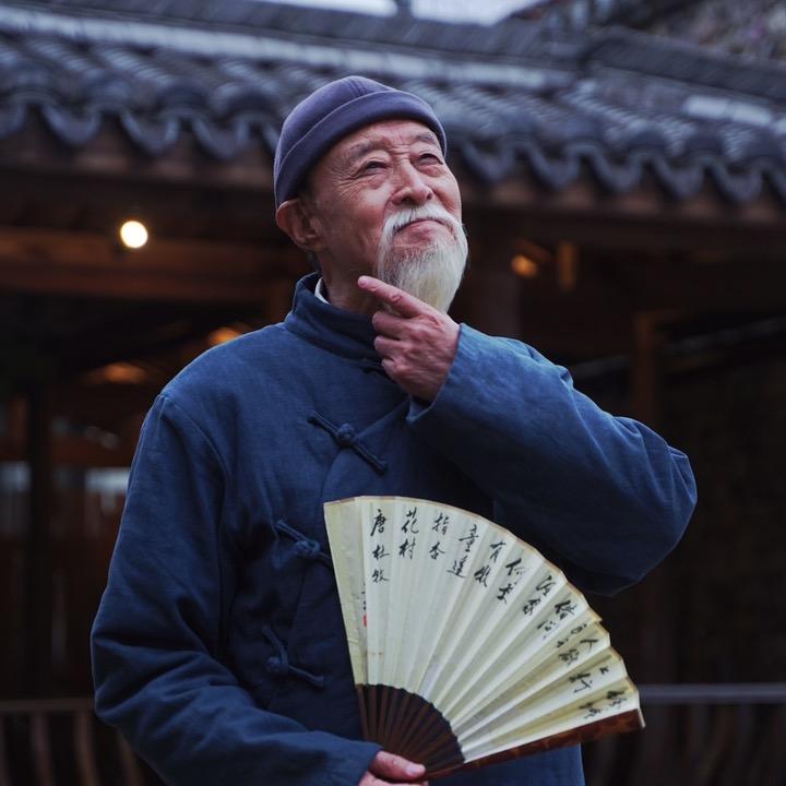 老李侃酒