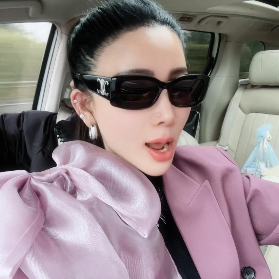 杭州意法服饰城港孚服饰店