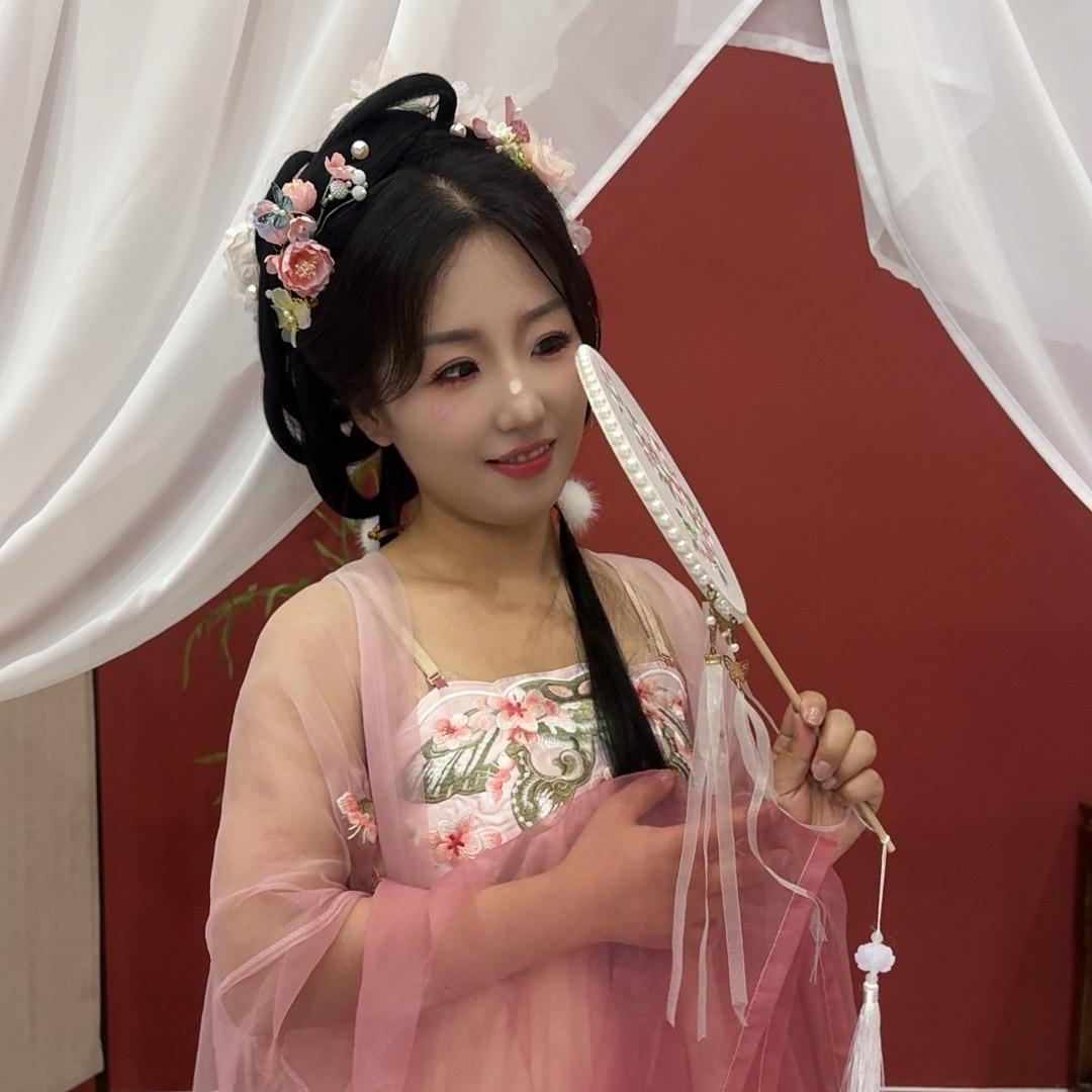 周周  探店